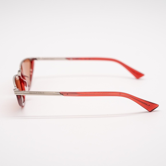 Bottega Veneta Classic Cat Eye Sunglasses BV1346S Red